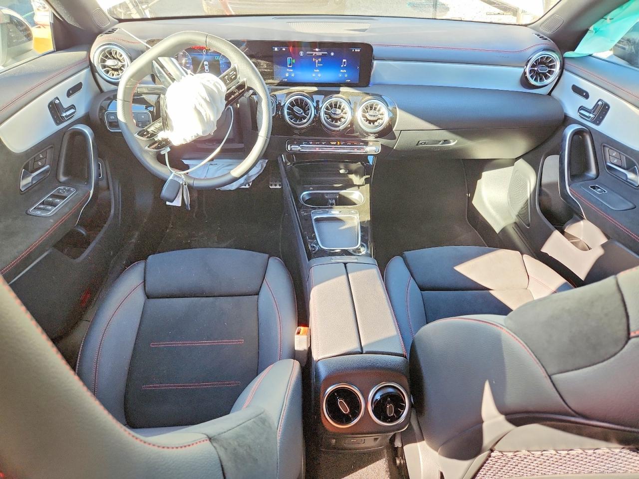 2025 MERCEDES-BENZ CLA 250 photo 8