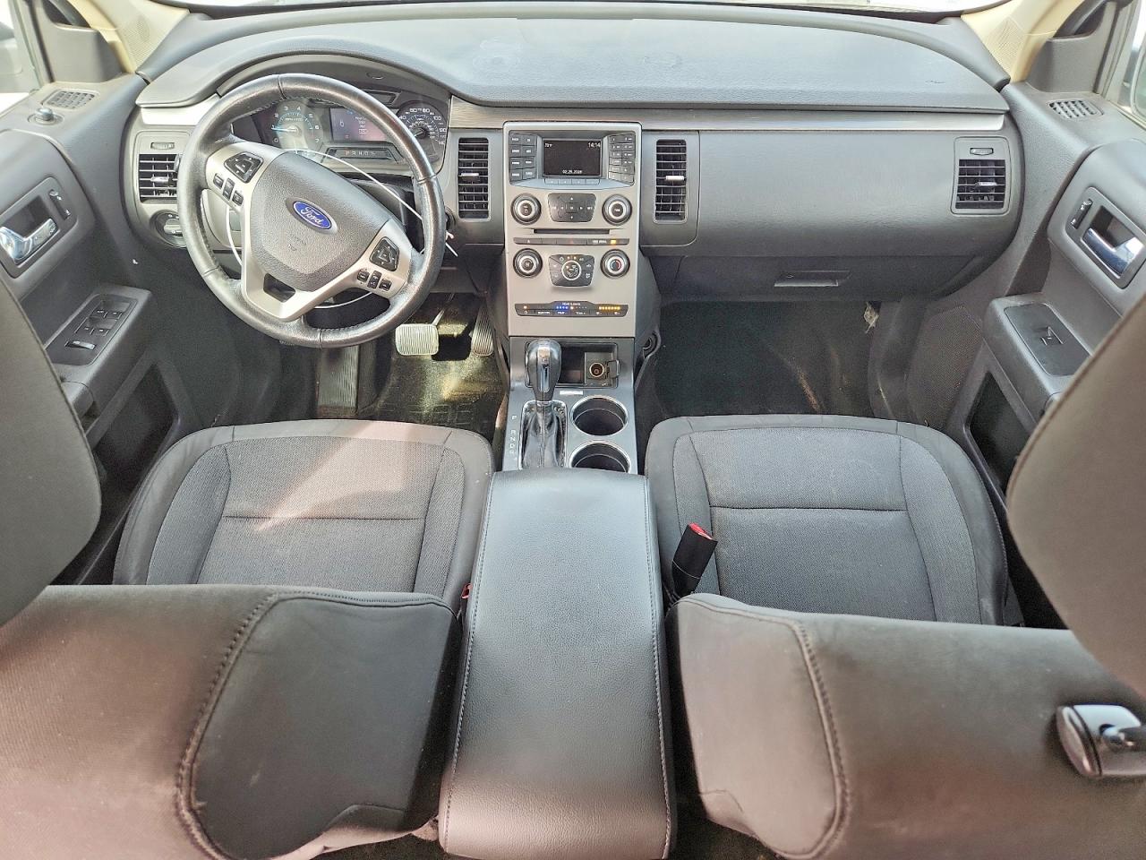 2016 FORD FLEX SE photo 8