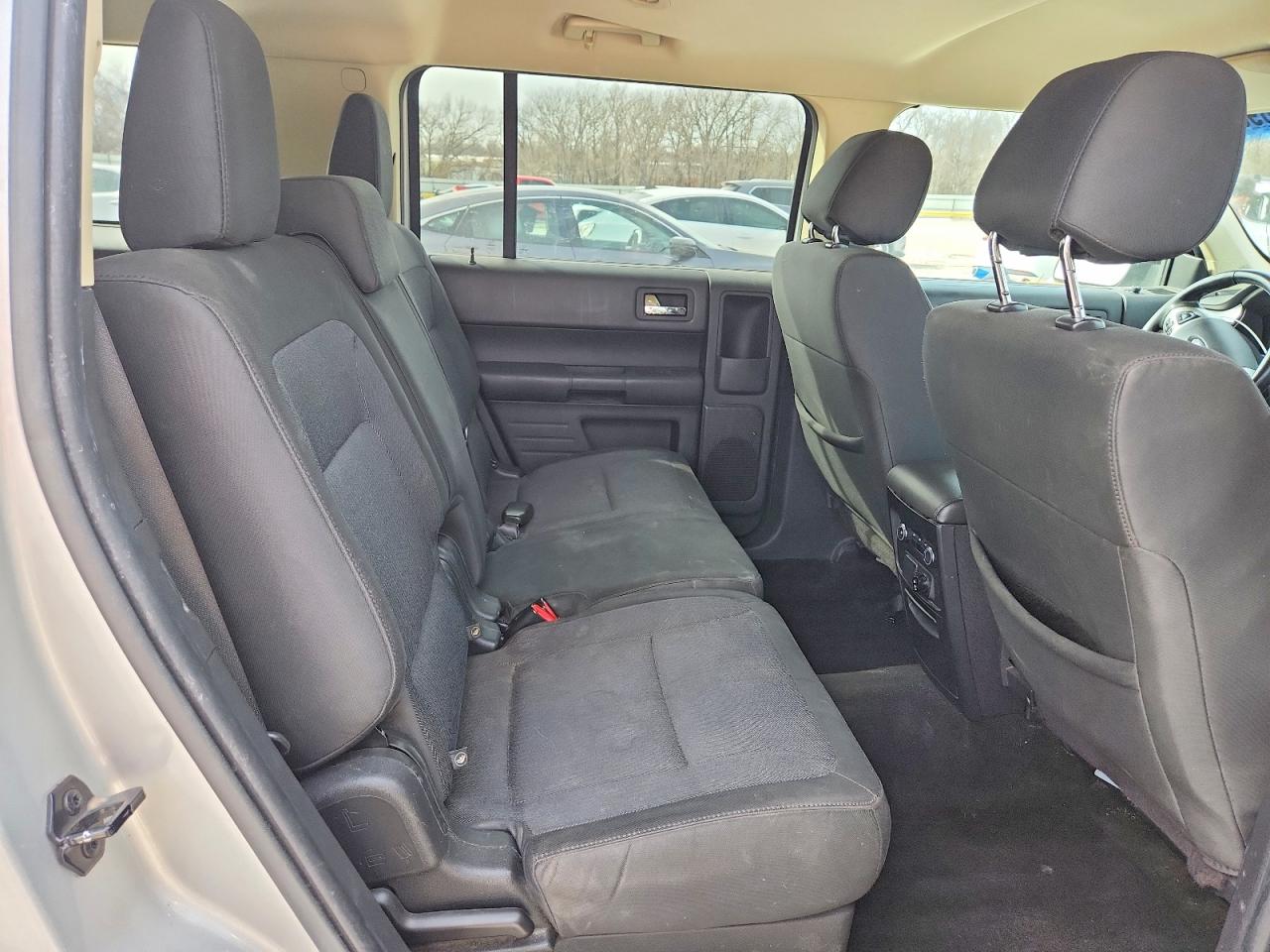 2016 FORD FLEX SE photo 11