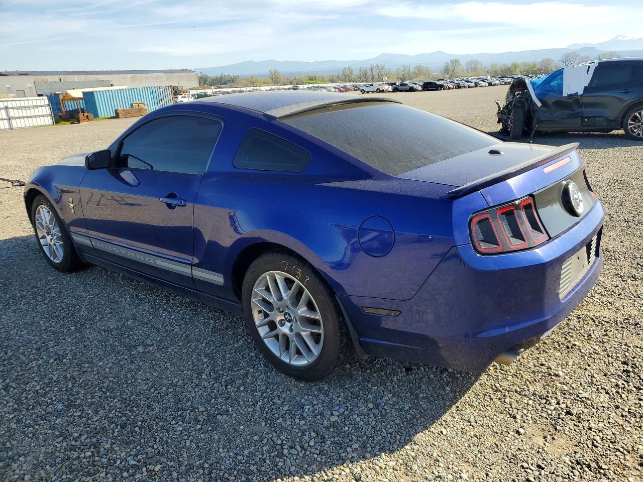 2013 FORD MUSTANG photo 3