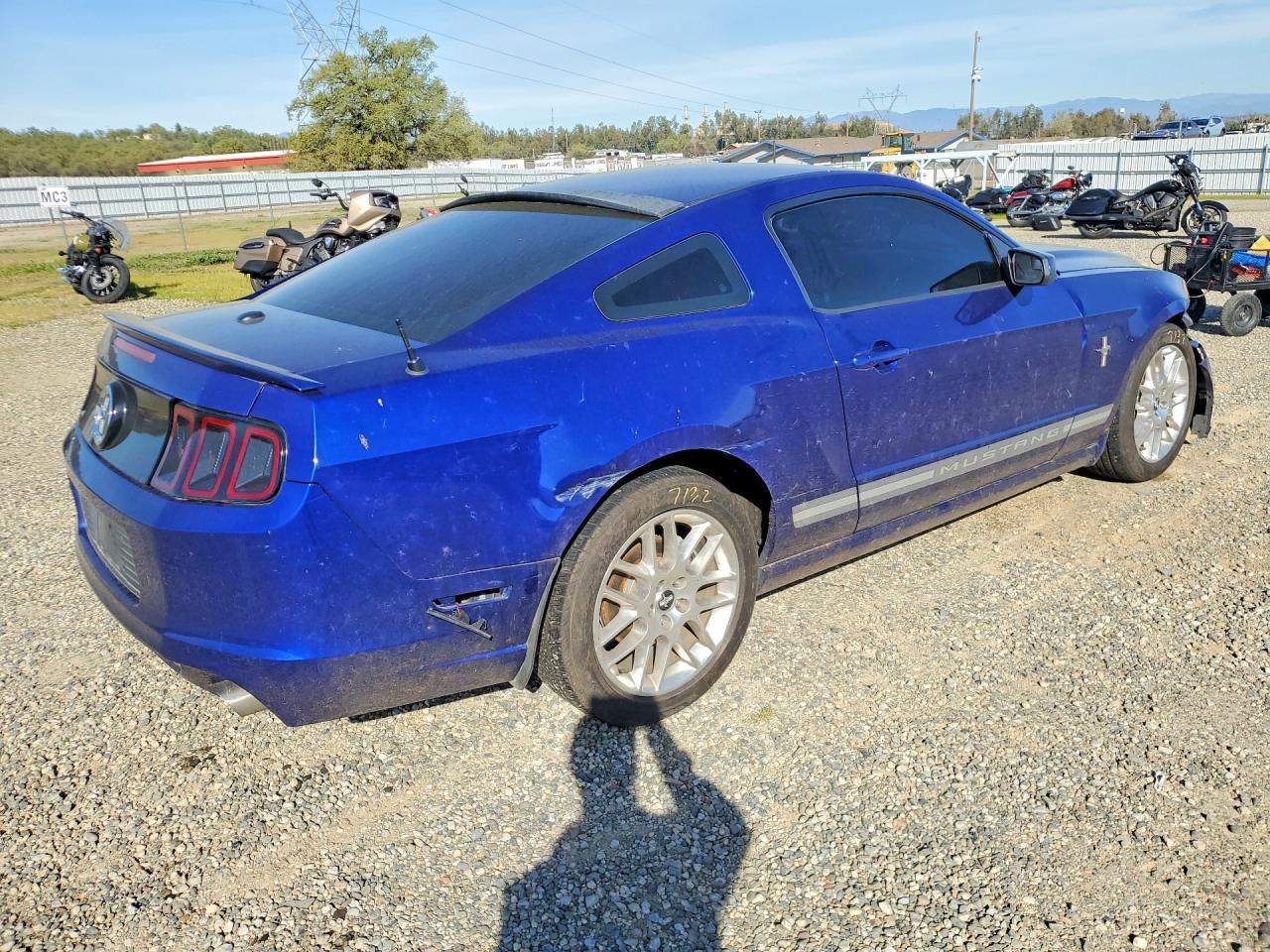 2013 FORD MUSTANG photo 5