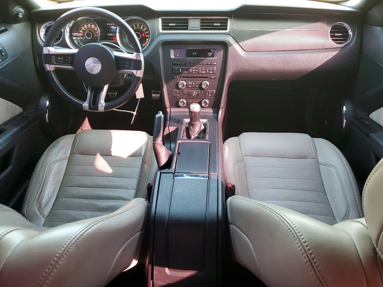 2013 FORD MUSTANG photo 15