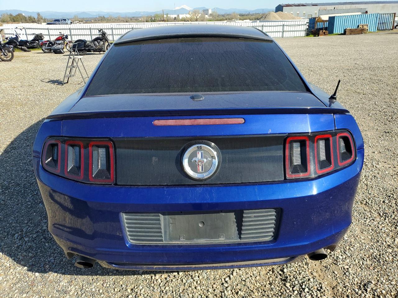 2013 FORD MUSTANG photo 11