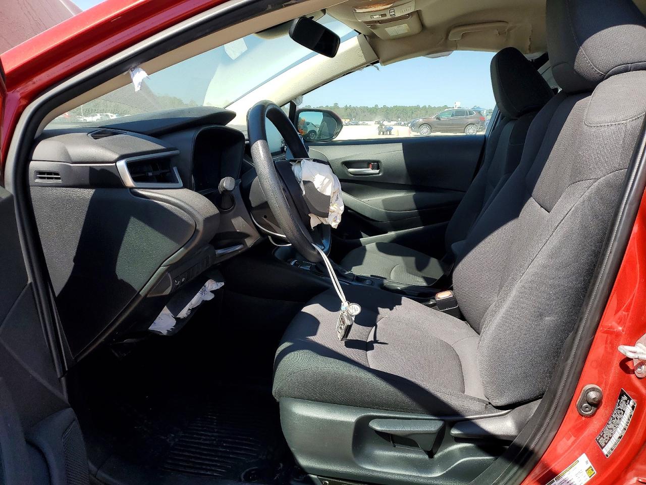 2020 TOYOTA COROLLA LE photo 13