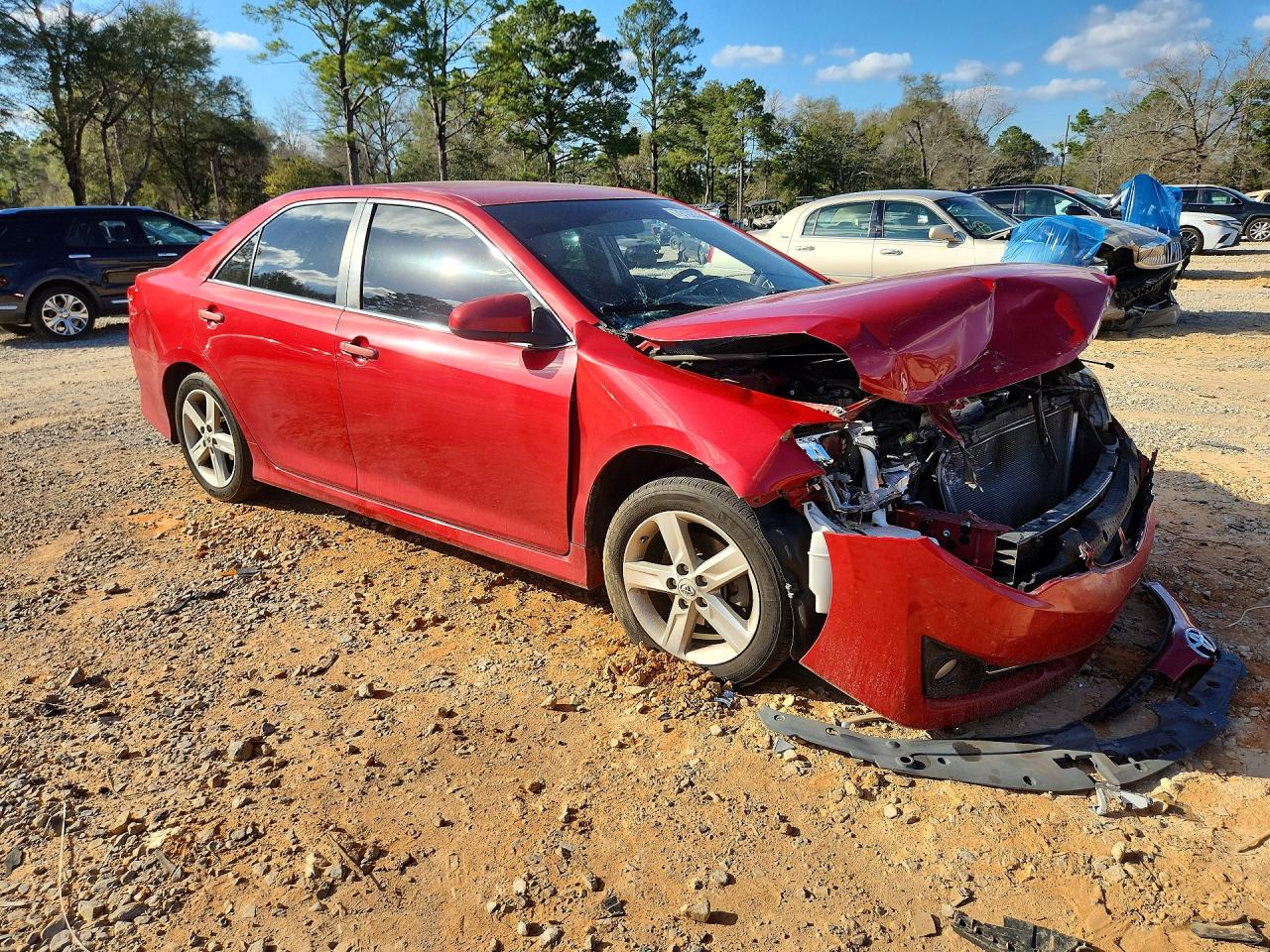 2012 TOYOTA CAMRY SE photo 4