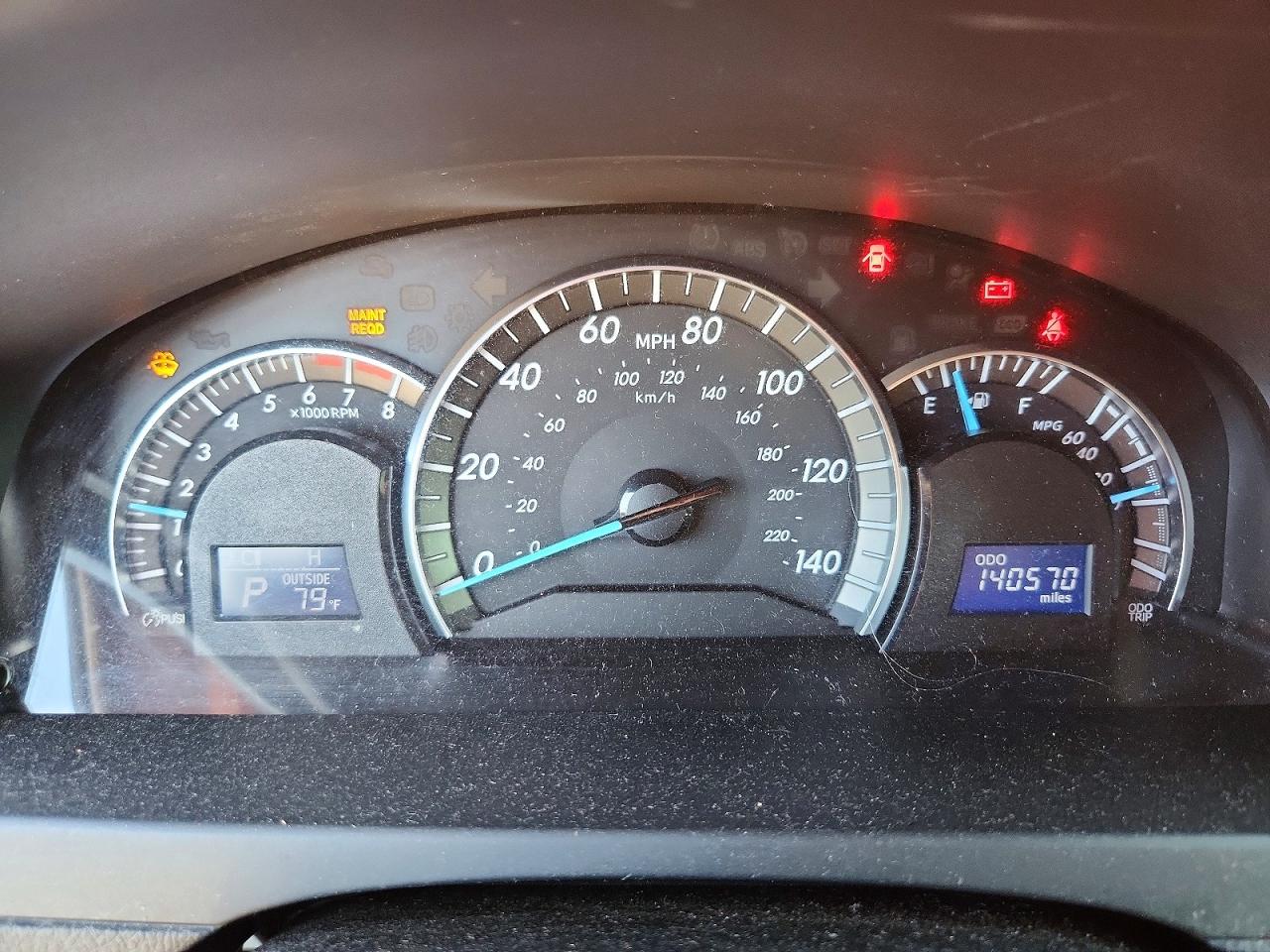 2012 TOYOTA CAMRY SE photo 9