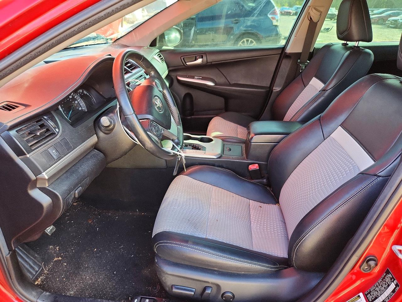 2012 TOYOTA CAMRY SE photo 7