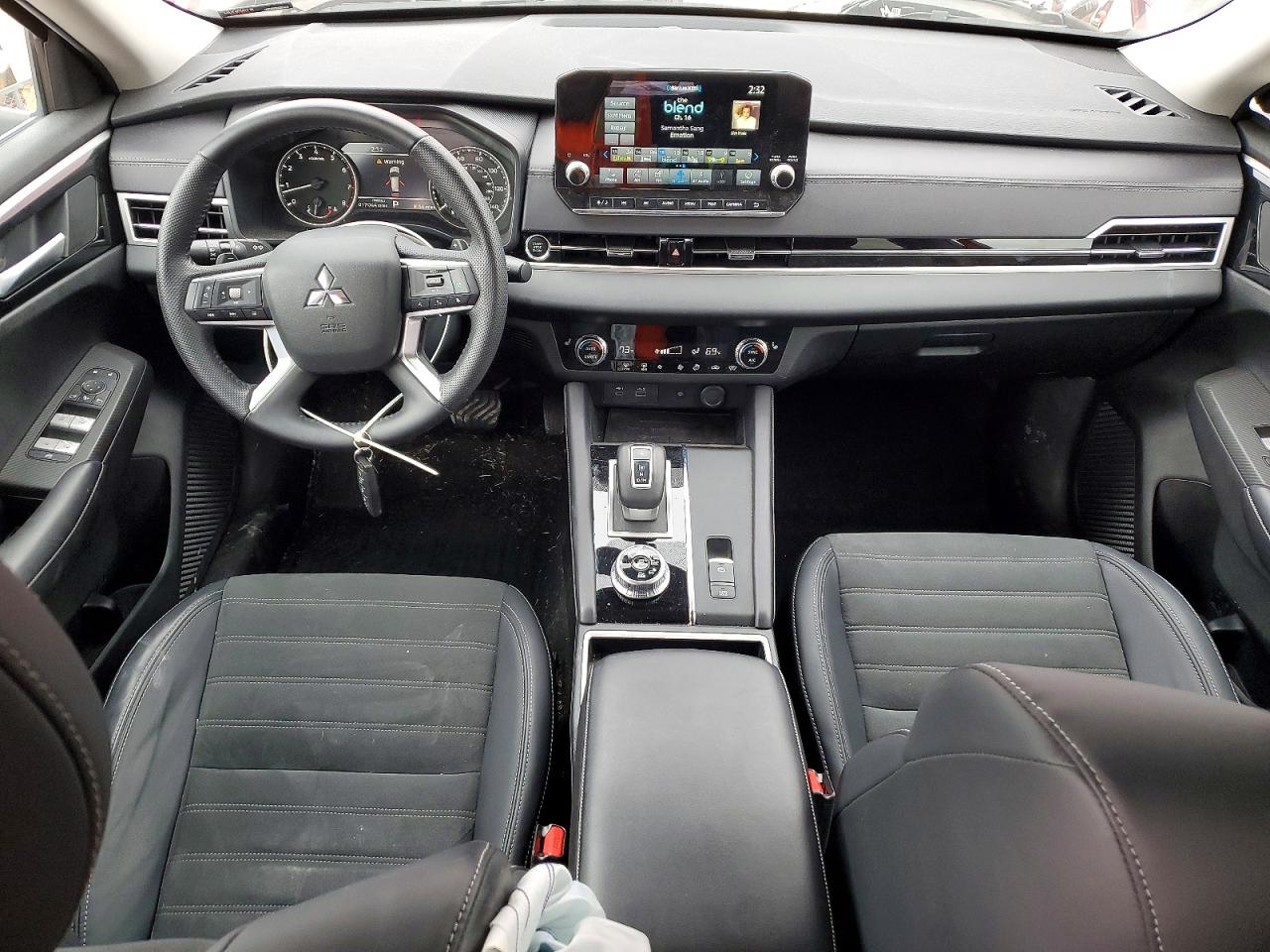 2024 MITSUBISHI OUTLANDER SE photo 15