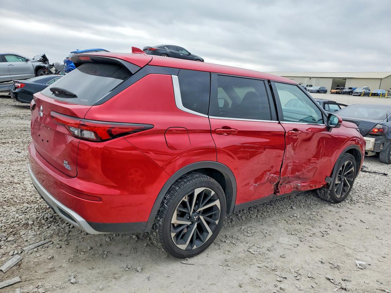 2024 MITSUBISHI OUTLANDER SE photo 5