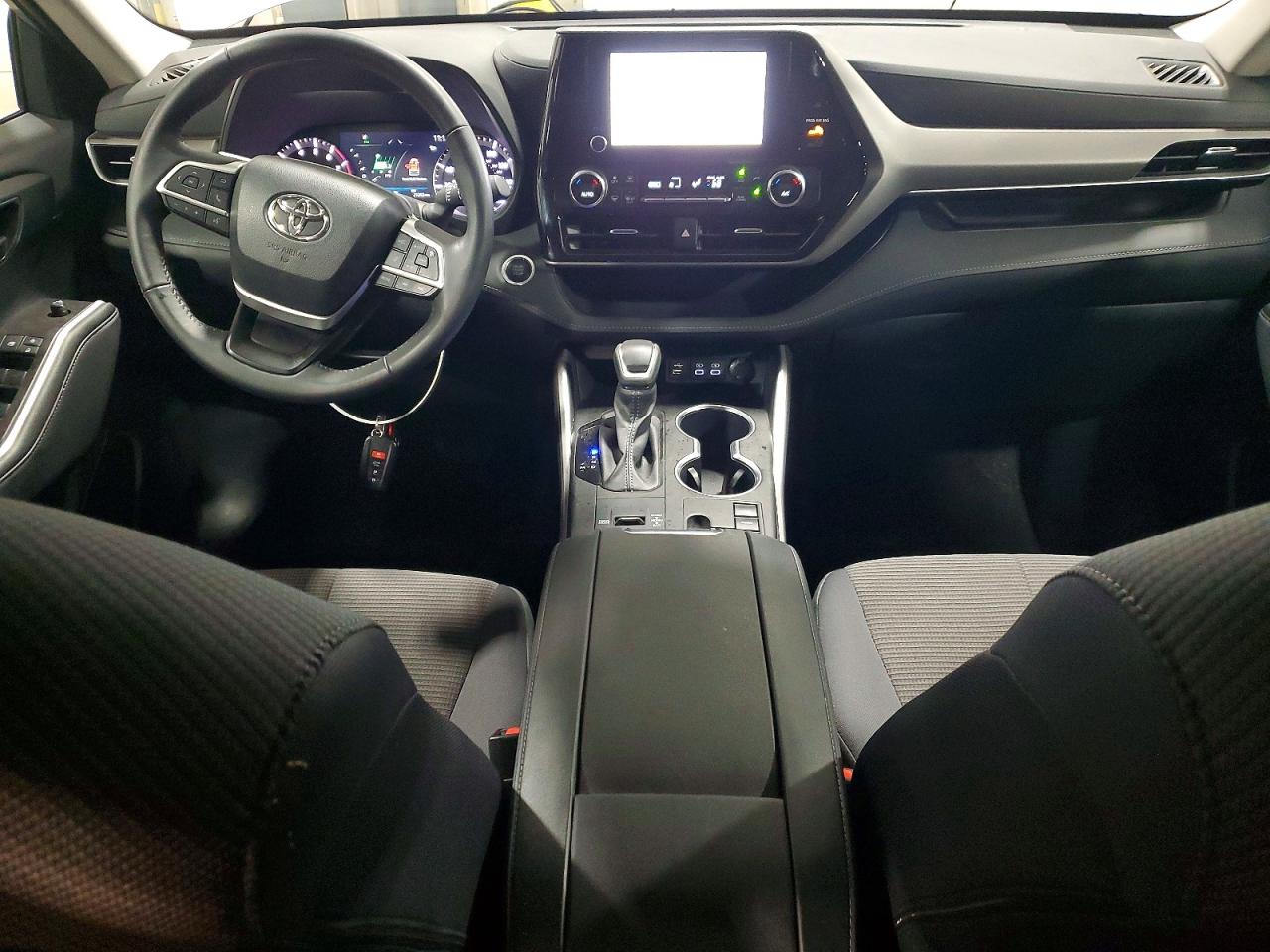 2023 TOYOTA HIGHLANDER LE photo 15