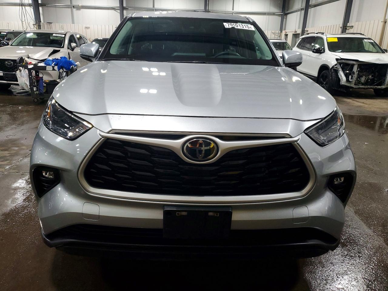 2023 TOYOTA HIGHLANDER LE photo 9