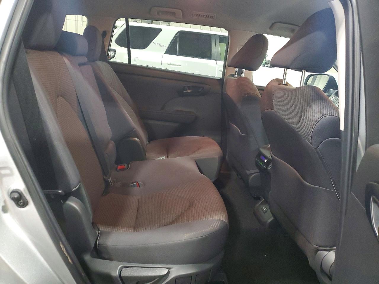 2023 TOYOTA HIGHLANDER LE photo 21