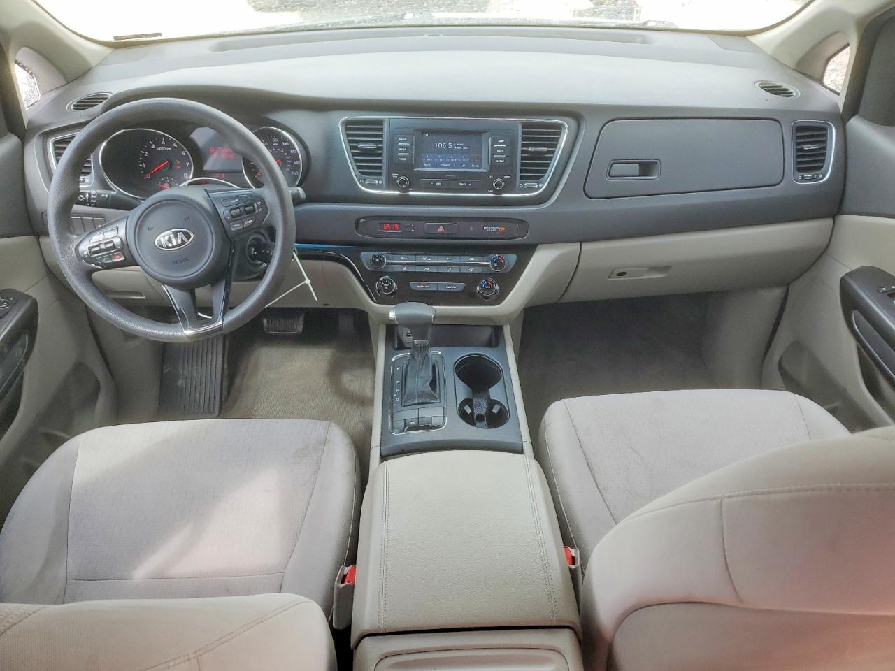 2017 KIA SEDONA L photo 8