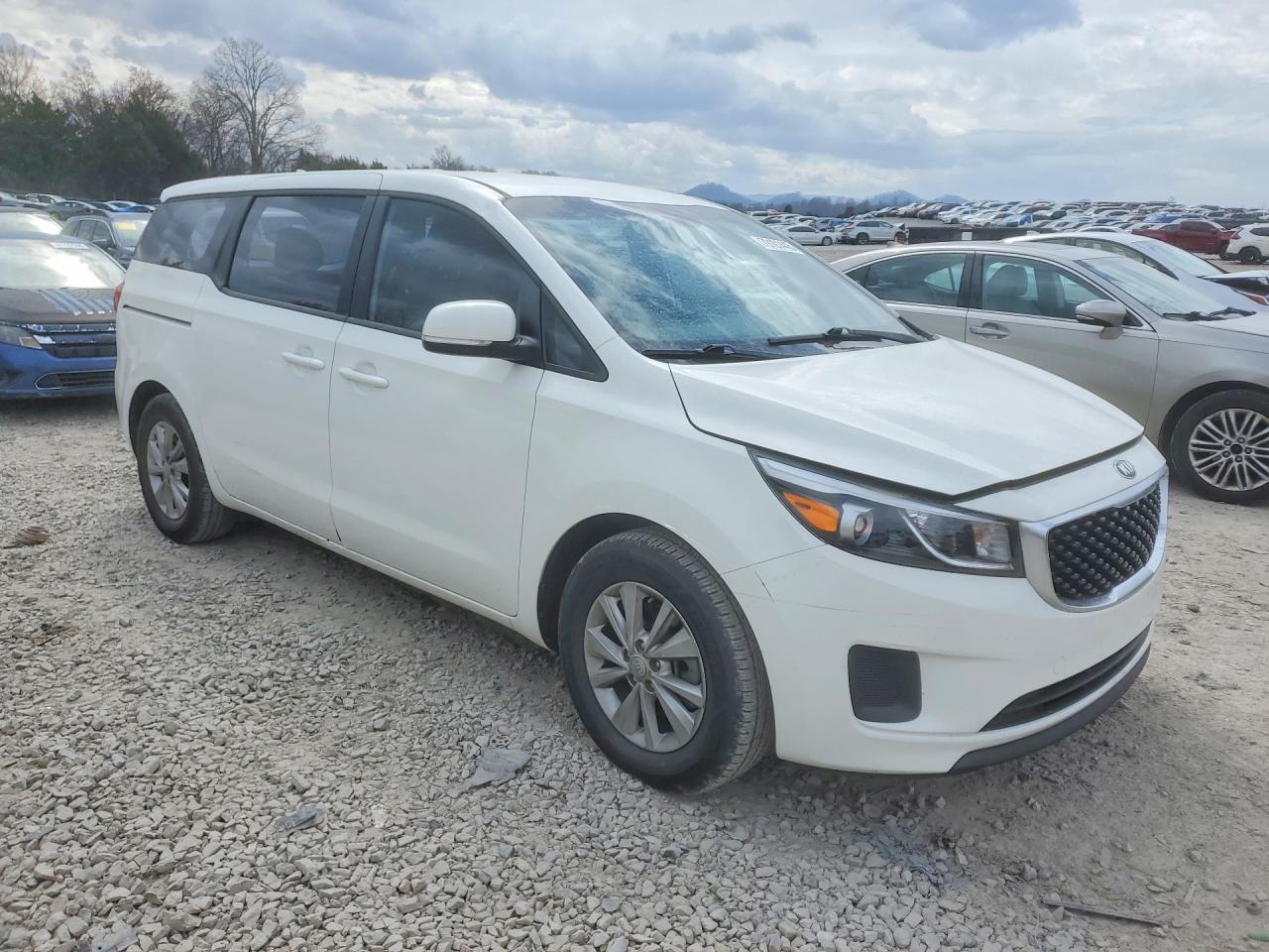 2017 KIA SEDONA L photo 4