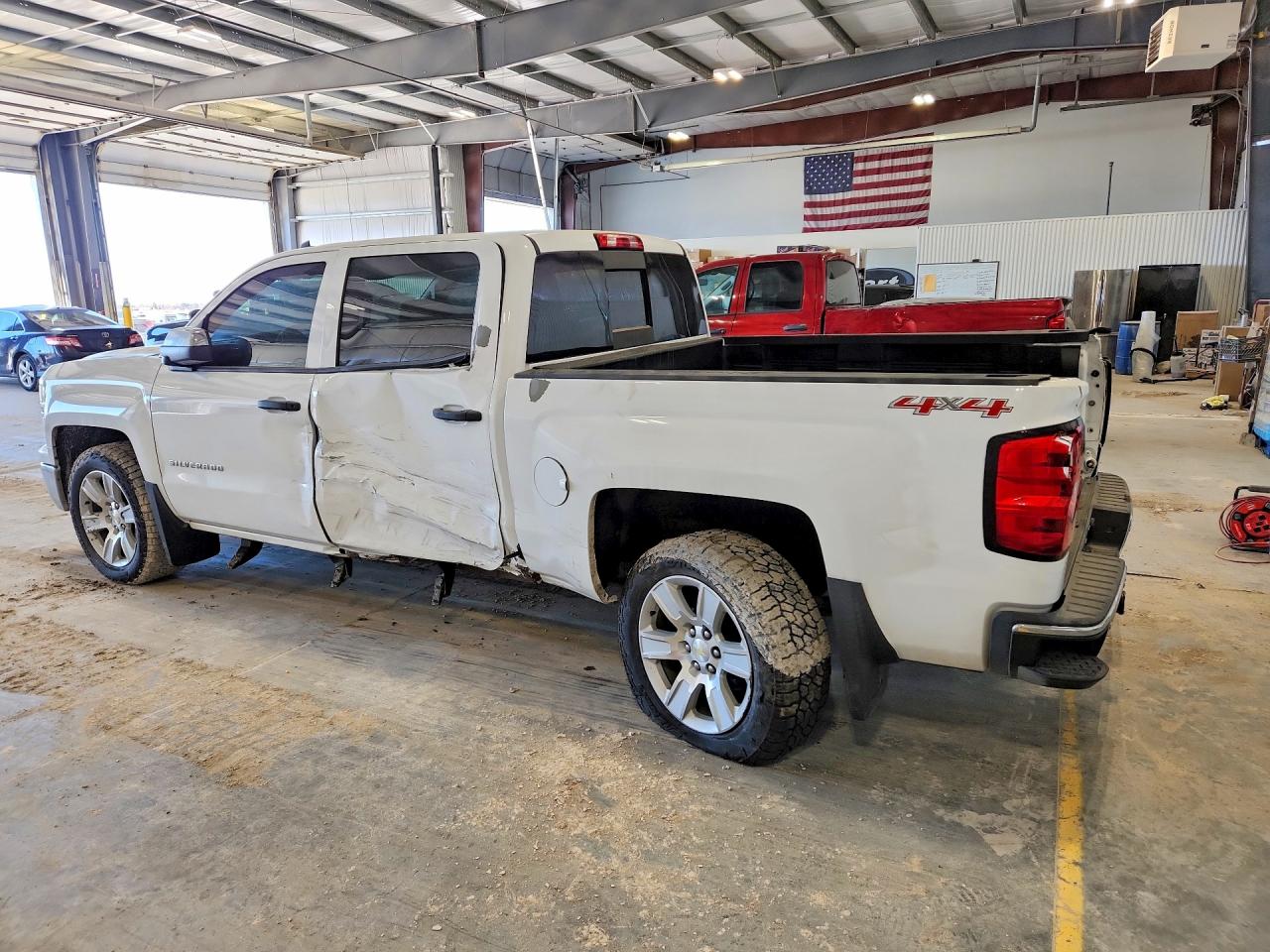 2014 CHEVROLET SILVERADO K1500 LT photo 2