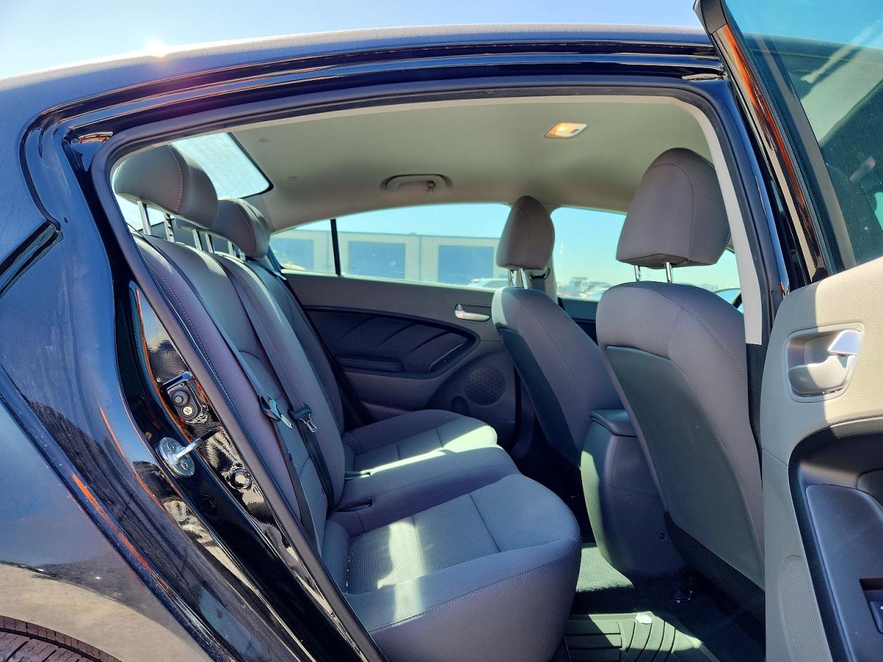 2018 KIA FORTE LX photo 10