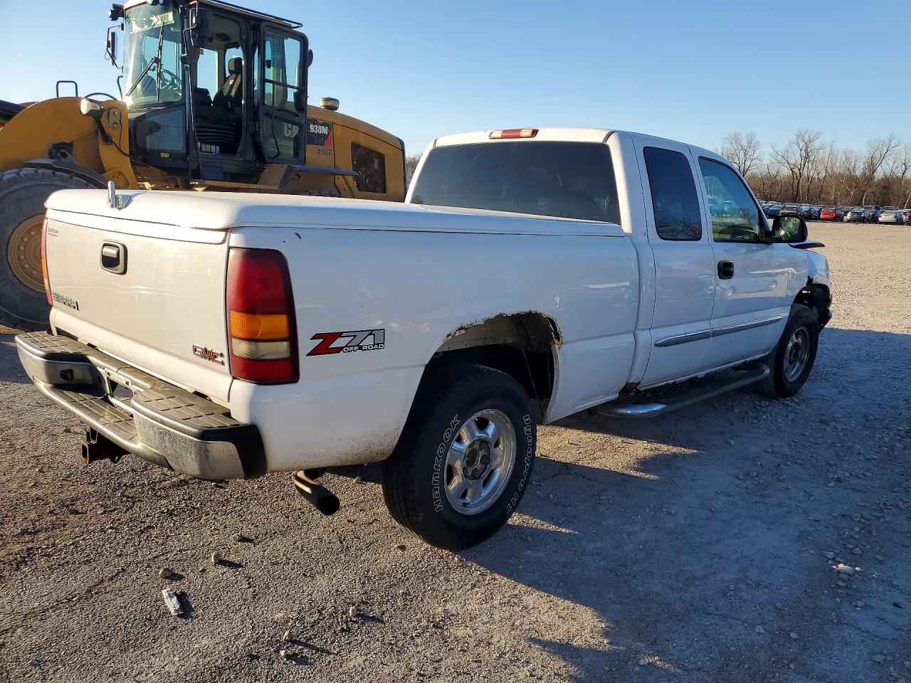 2003 GMC NEW SIERRA K1500 photo 3