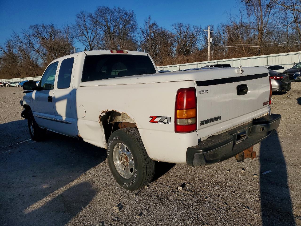 2003 GMC NEW SIERRA K1500 photo 2