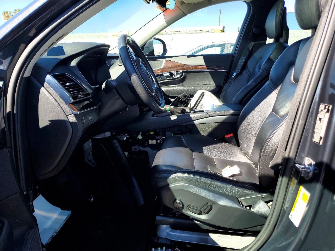 2016 VOLVO XC90 T6 photo 7