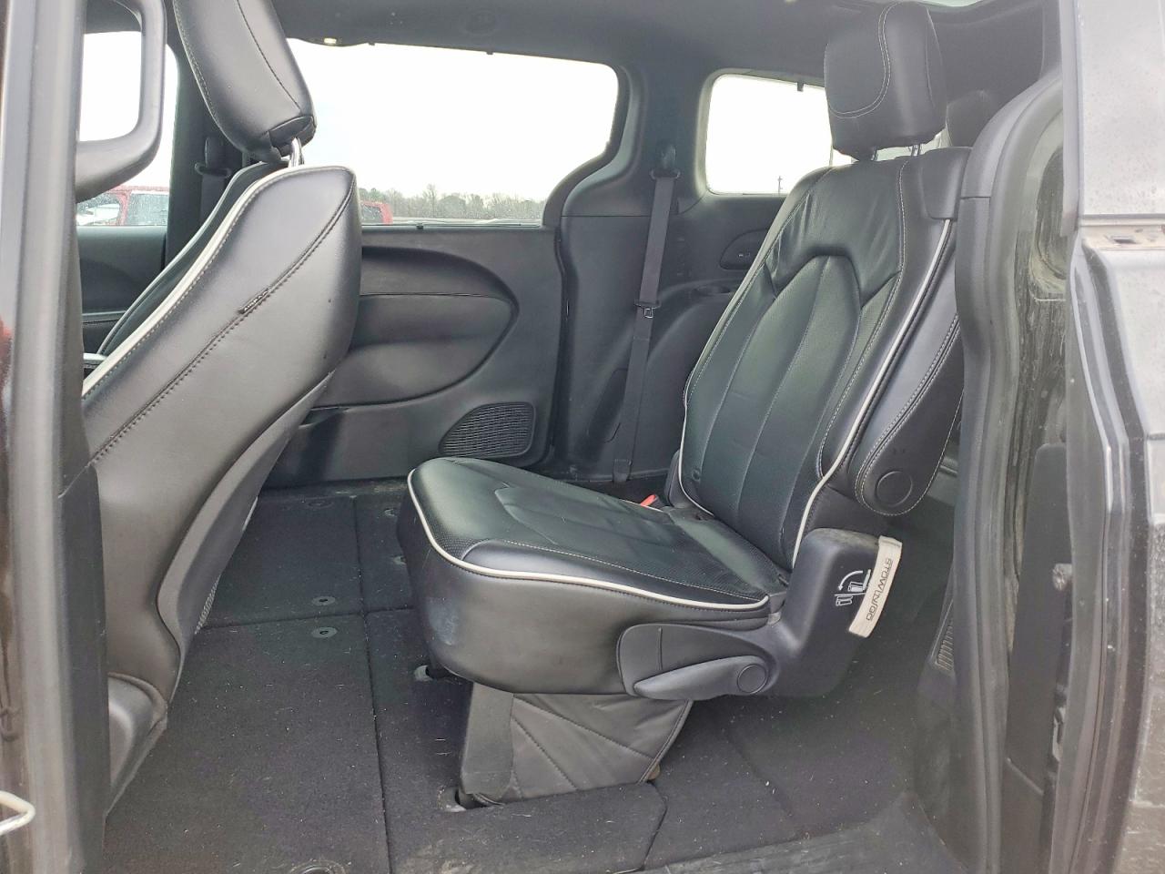 2019 CHRYSLER PACIFICA LIMITED photo 11