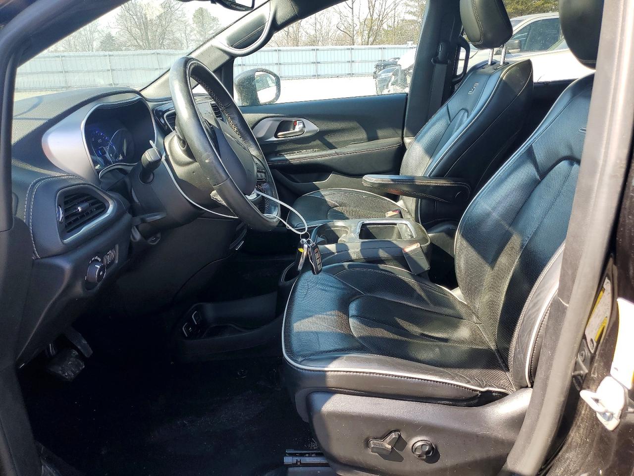 2019 CHRYSLER PACIFICA LIMITED photo 7