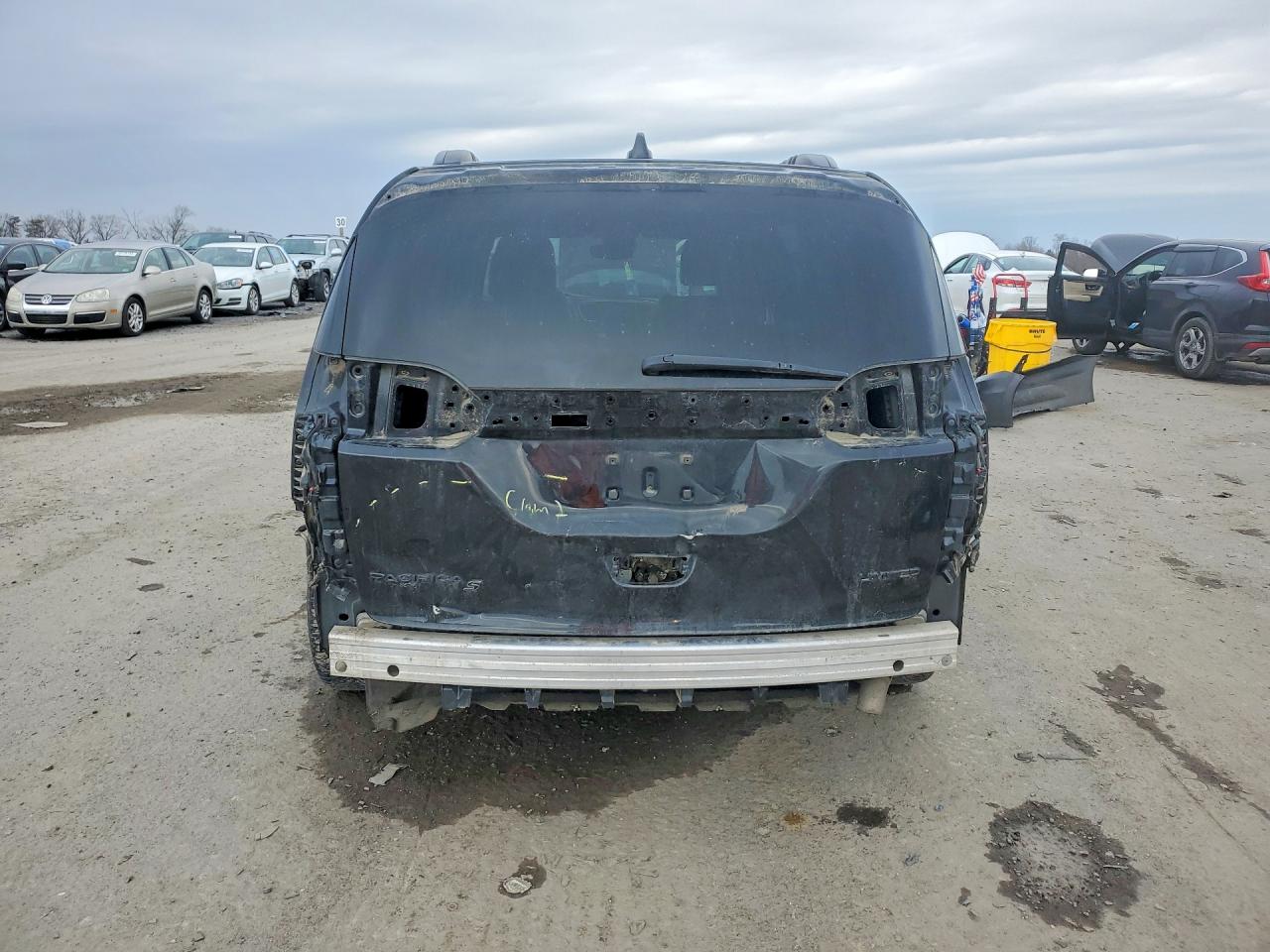 2019 CHRYSLER PACIFICA LIMITED photo 6