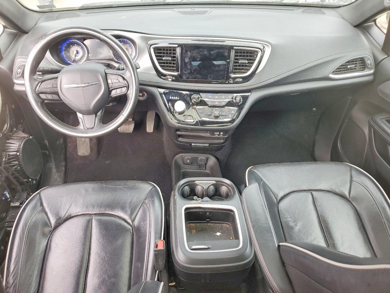 2019 CHRYSLER PACIFICA LIMITED photo 8