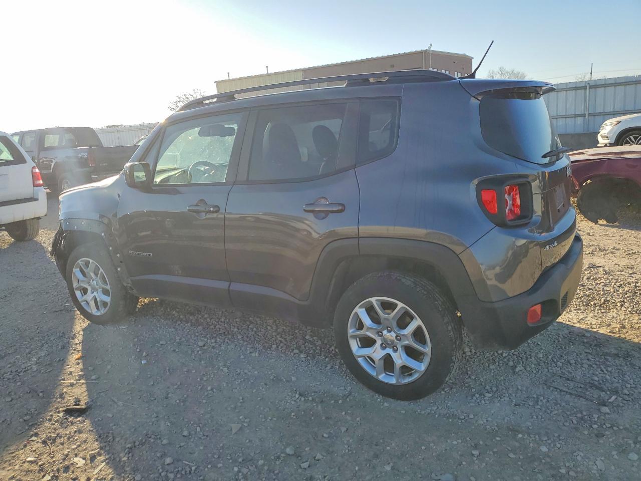 2017 JEEP RENEGADE LATITUDE photo 3