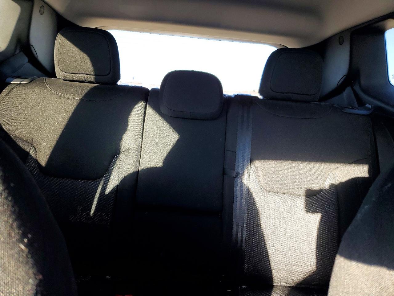 2017 JEEP RENEGADE LATITUDE photo 19
