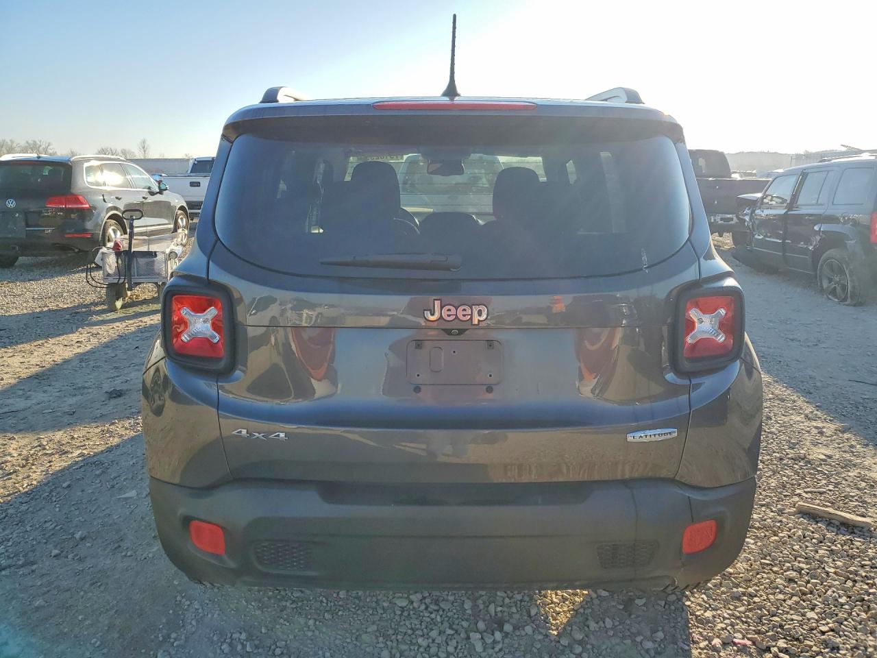2017 JEEP RENEGADE LATITUDE photo 11