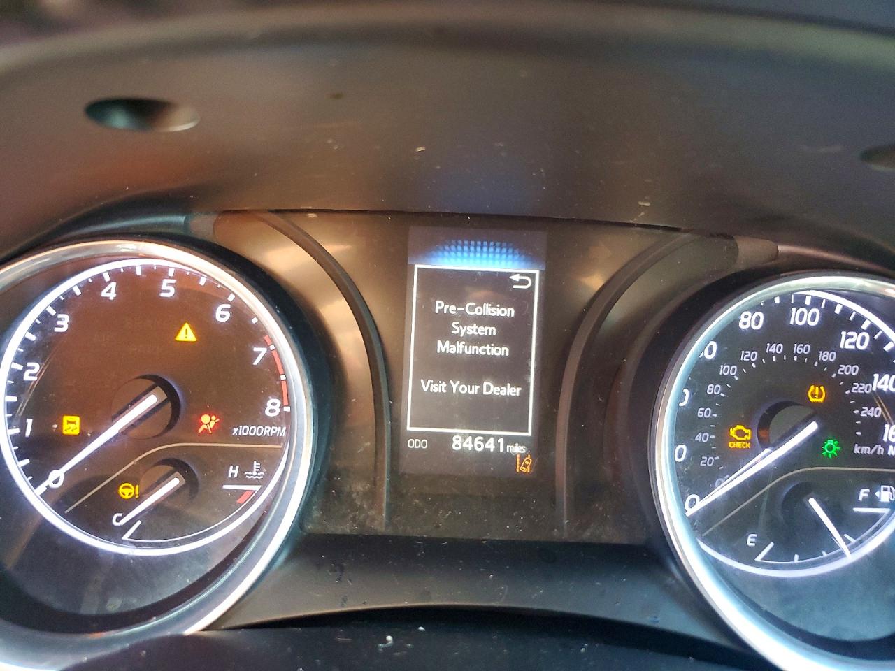 2018 TOYOTA CAMRY SE photo 9