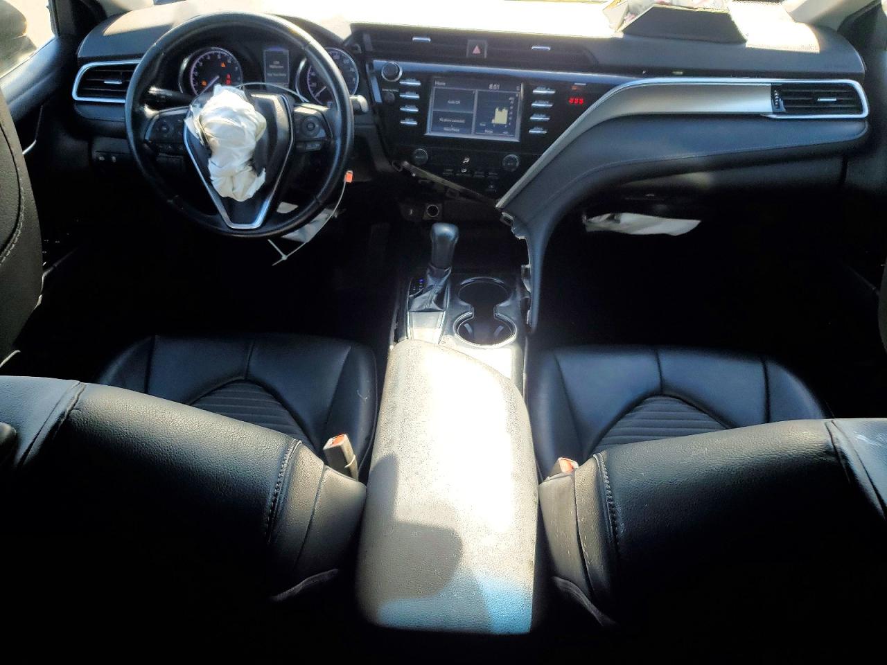2018 TOYOTA CAMRY SE photo 8