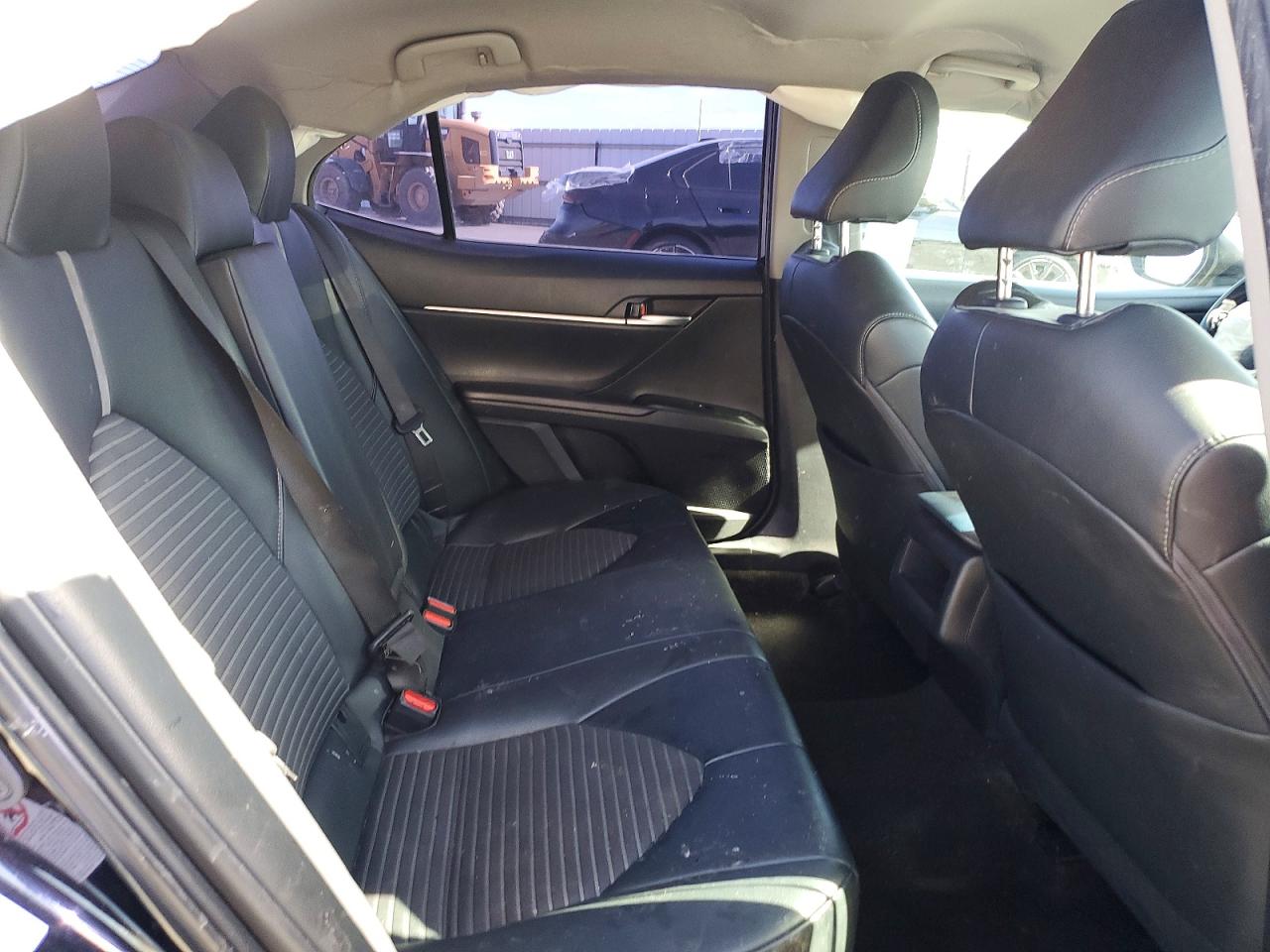 2018 TOYOTA CAMRY SE photo 10