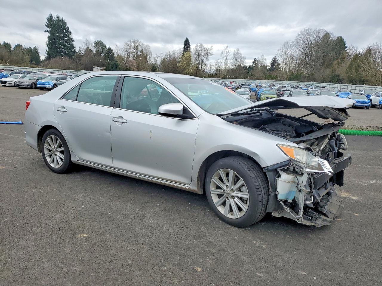 2012 TOYOTA CAMRY XLE photo 4