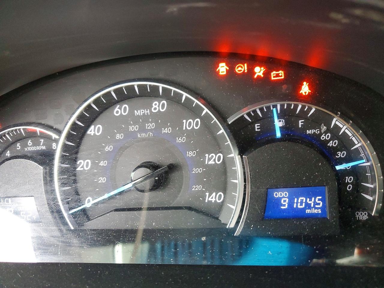2012 TOYOTA CAMRY XLE photo 9