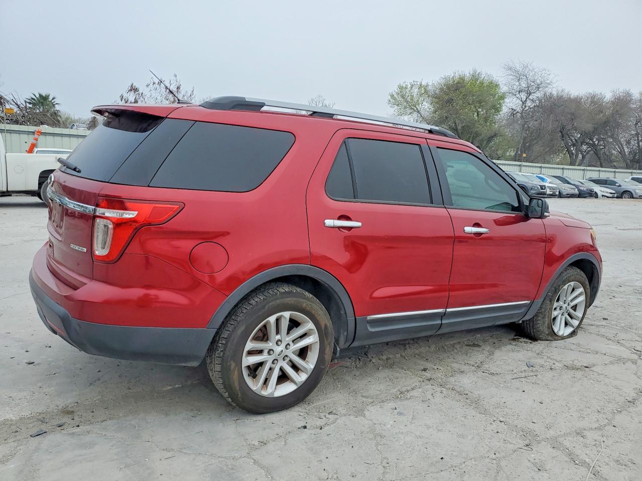 2013 FORD EXPLORER XLT photo 5