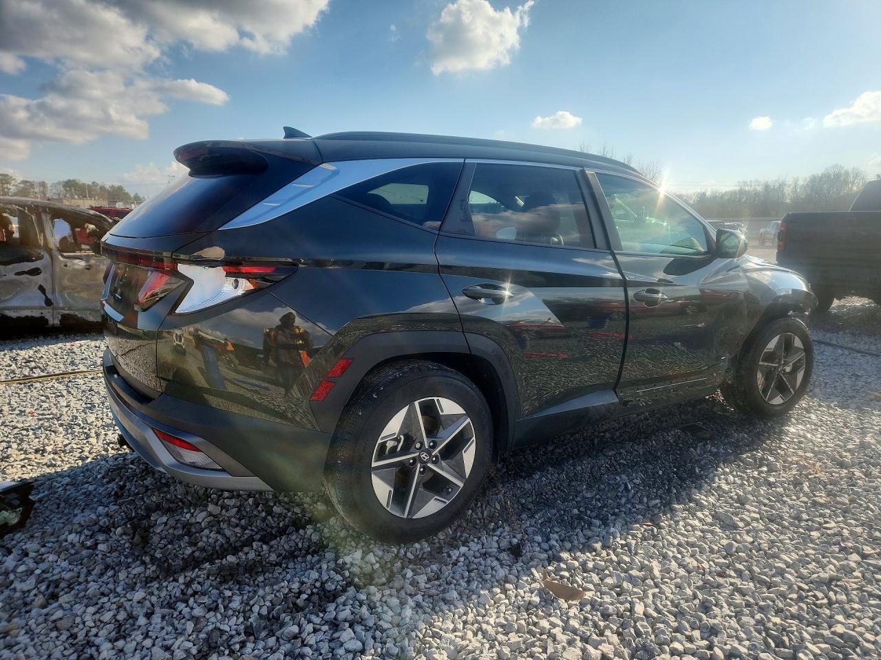 2025 HYUNDAI TUCSON SEL photo 3