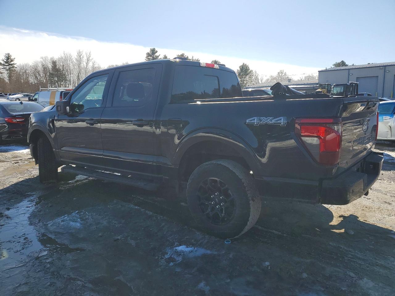 2024 FORD F150 XLT photo 2