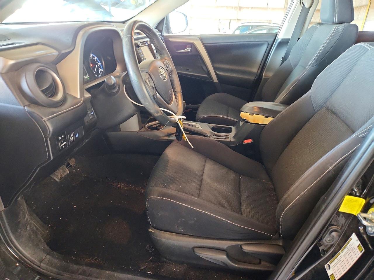 2017 TOYOTA RAV4 XLE photo 7