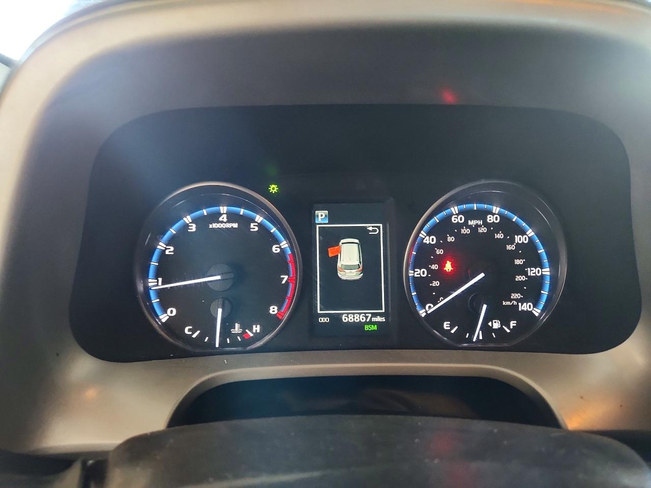 2017 TOYOTA RAV4 XLE photo 9