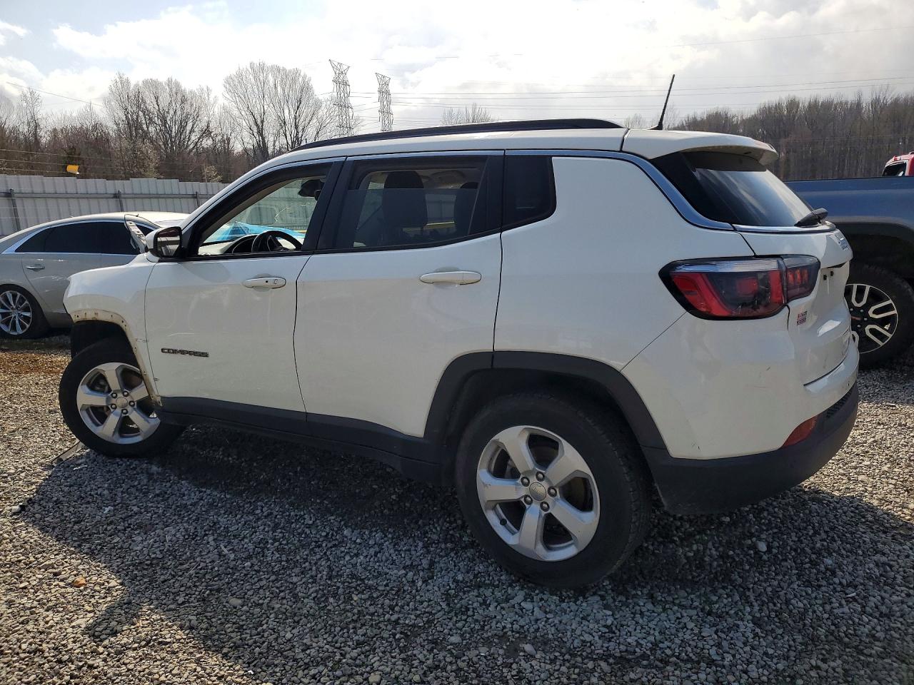 2019 JEEP COMPASS LATITUDE photo 3