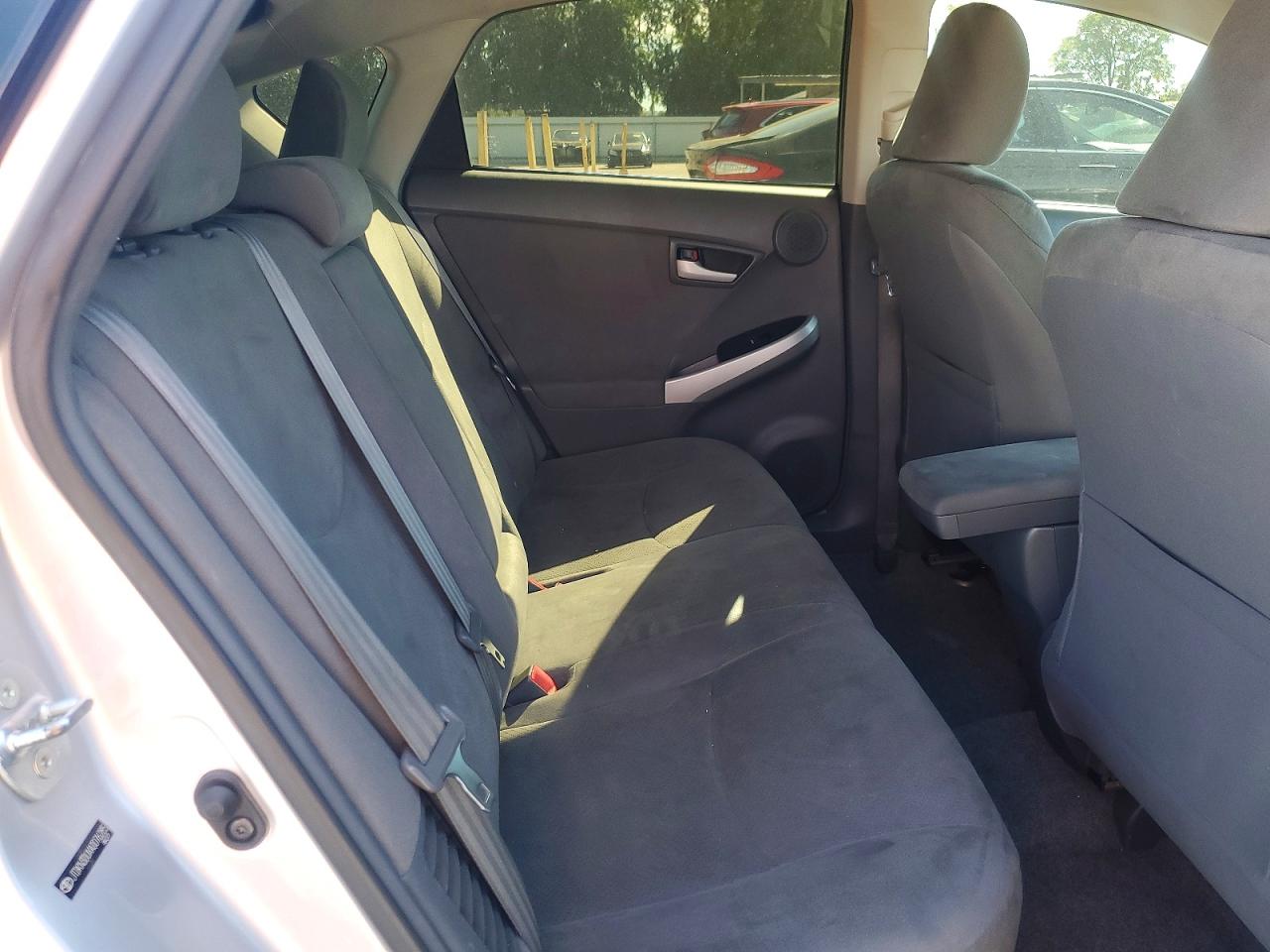 2010 TOYOTA PRIUS III photo 28