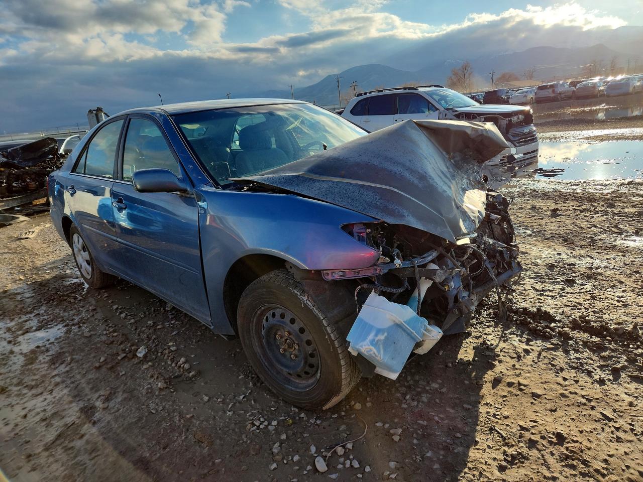 2004 TOYOTA CAMRY LE photo 7