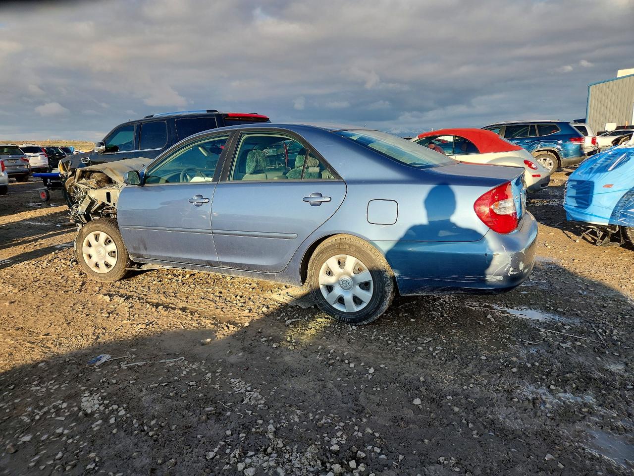 2004 TOYOTA CAMRY LE photo 3