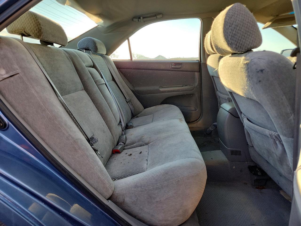 2004 TOYOTA CAMRY LE photo 19