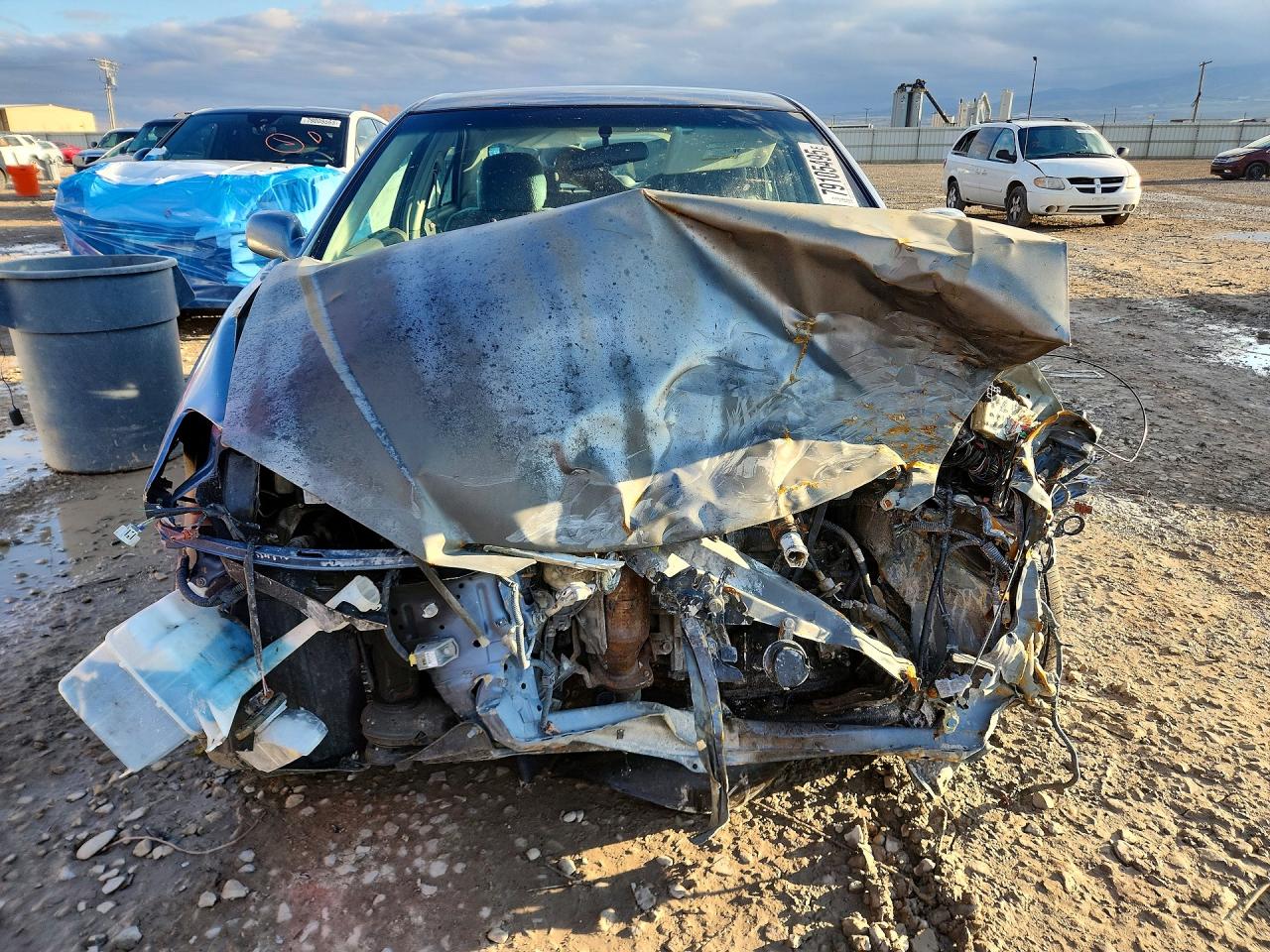 2004 TOYOTA CAMRY LE photo 9