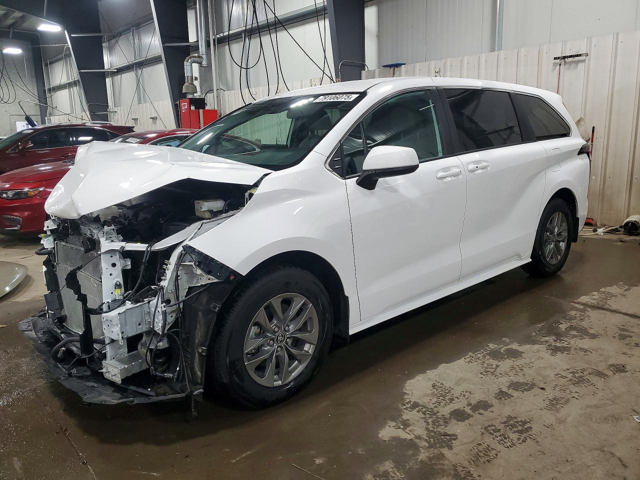2025 TOYOTA SIENNA