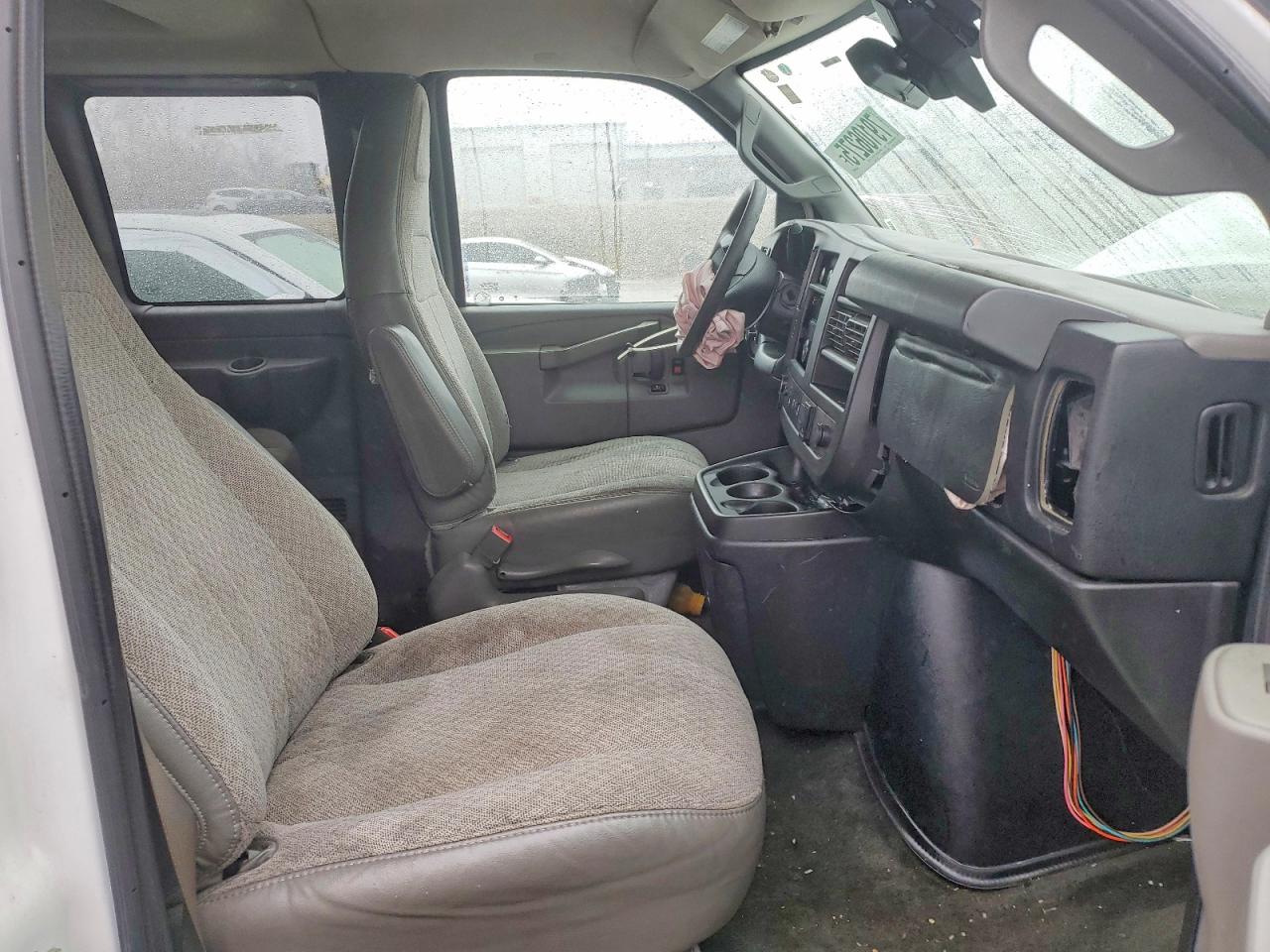 2019 CHEV EXPRESS G3500 LT photo 7