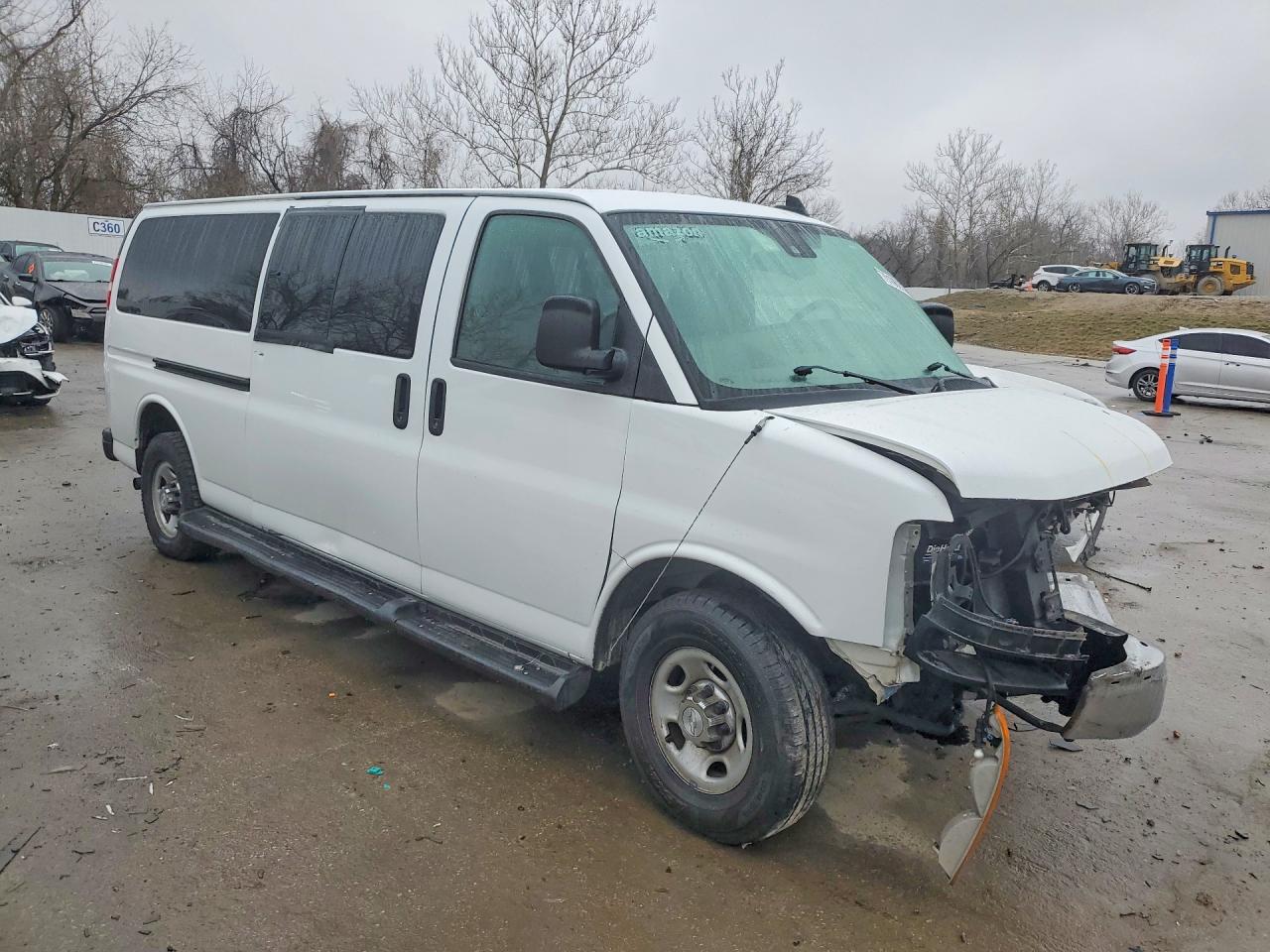 2019 CHEV EXPRESS G3500 LT photo 4