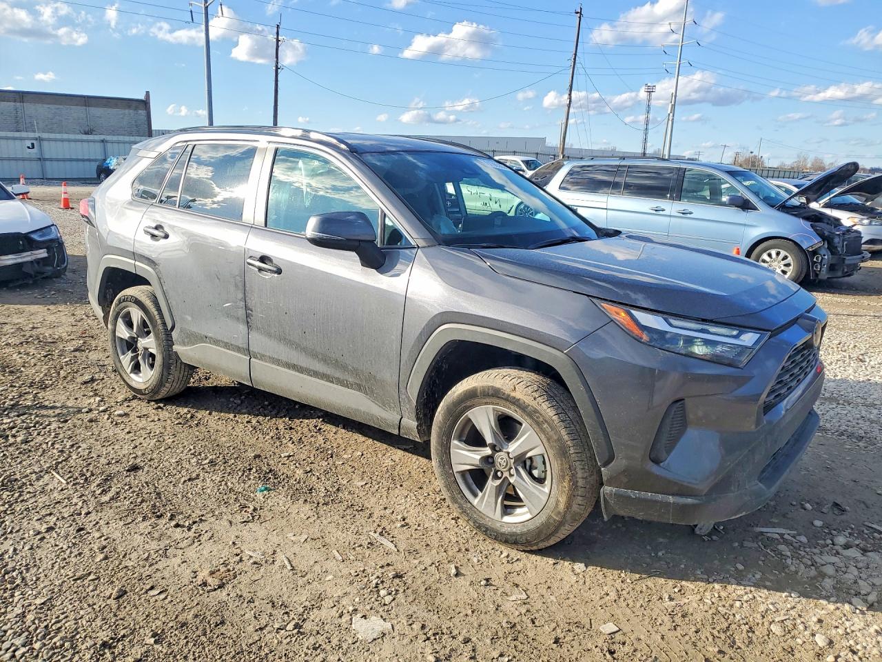 2024 TOYOTA RAV4 XLE photo 4